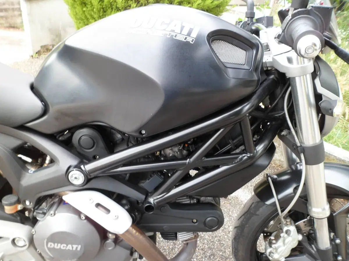 Ducati Monster 696 (2008 - 13) (10)