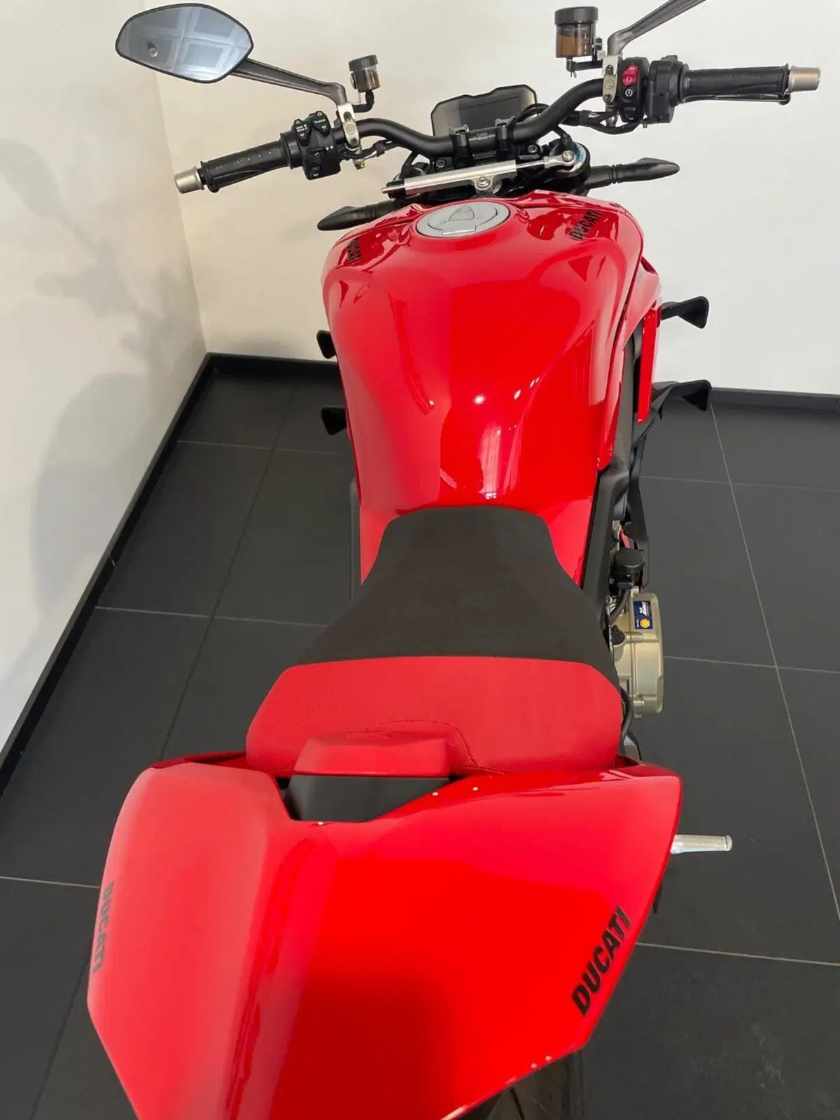 Ducati Streetfighter V4 S (2023 - 24) (3)