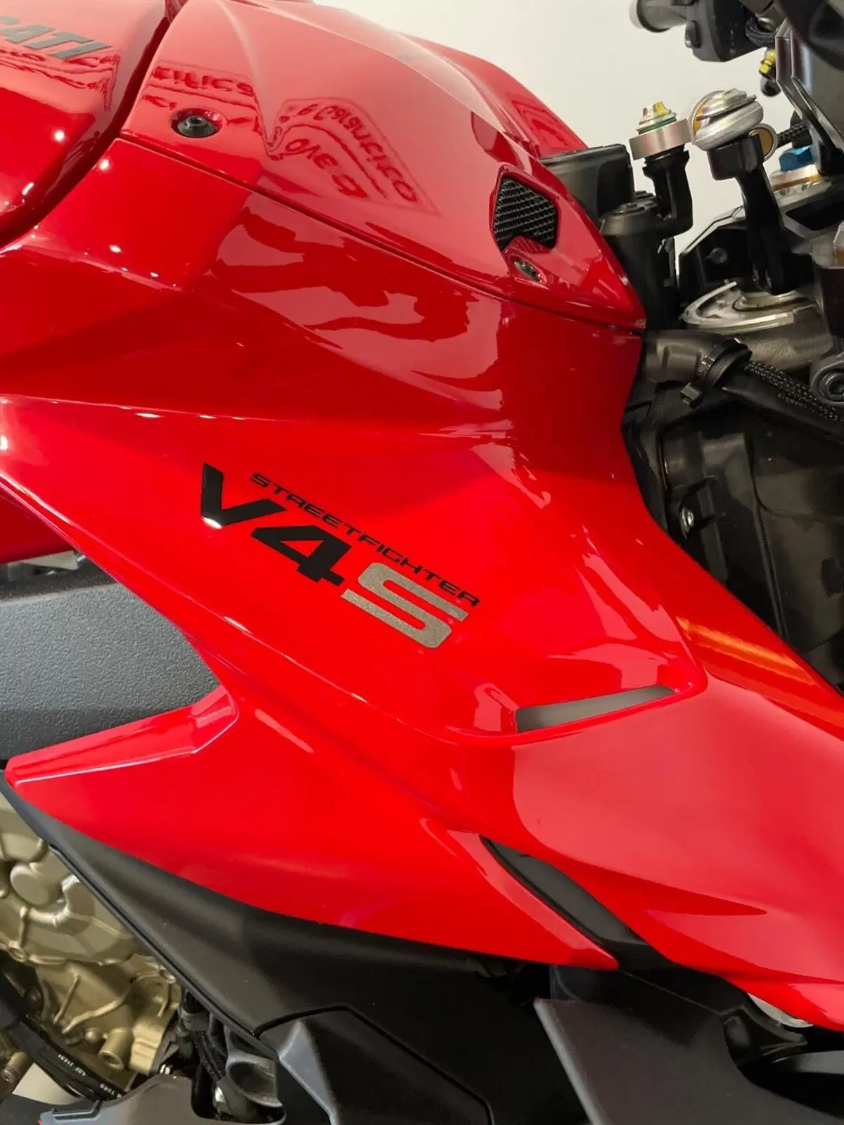 Ducati Streetfighter V4 S (2023 - 24) (4)
