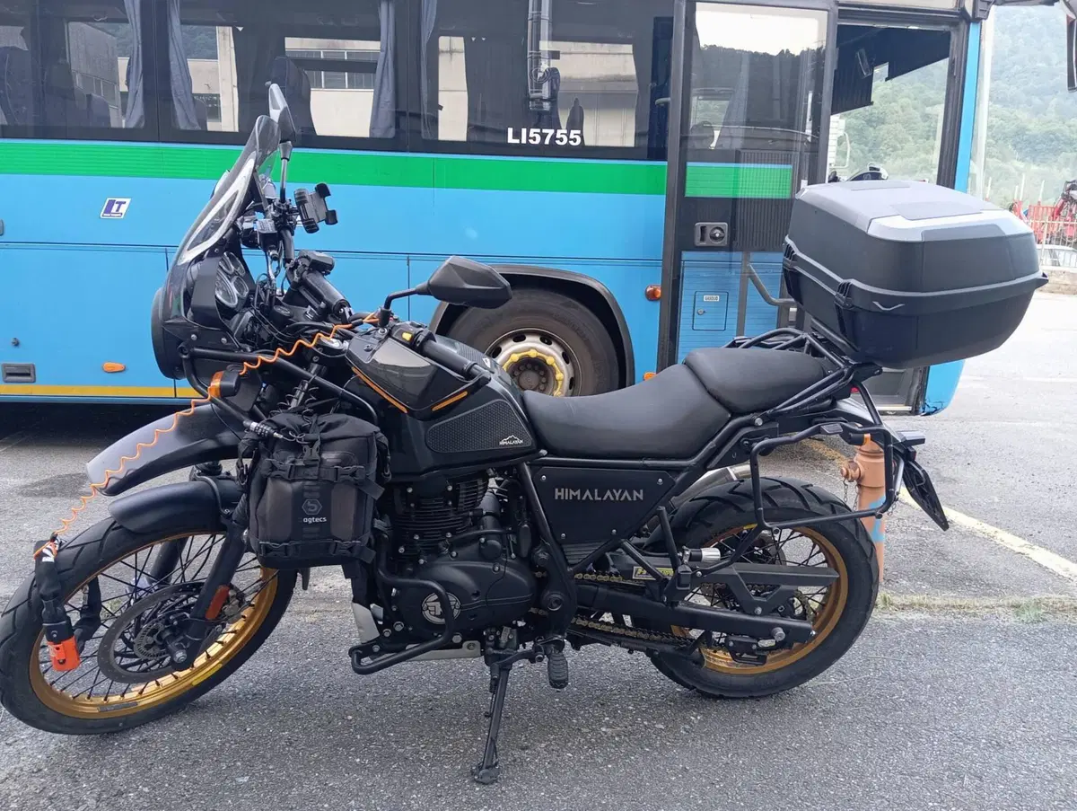 Royal Enfield Himalayan 411 (2021 - 24) (2)