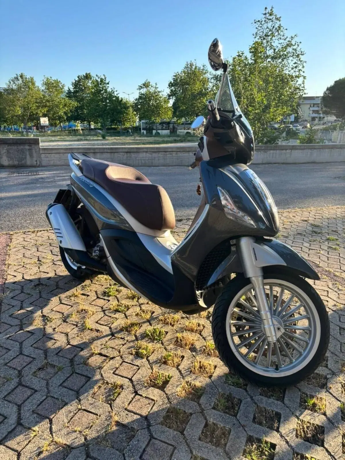 Piaggio Beverly 300 i.e. ABS-ASR (2016 - 20) (2)