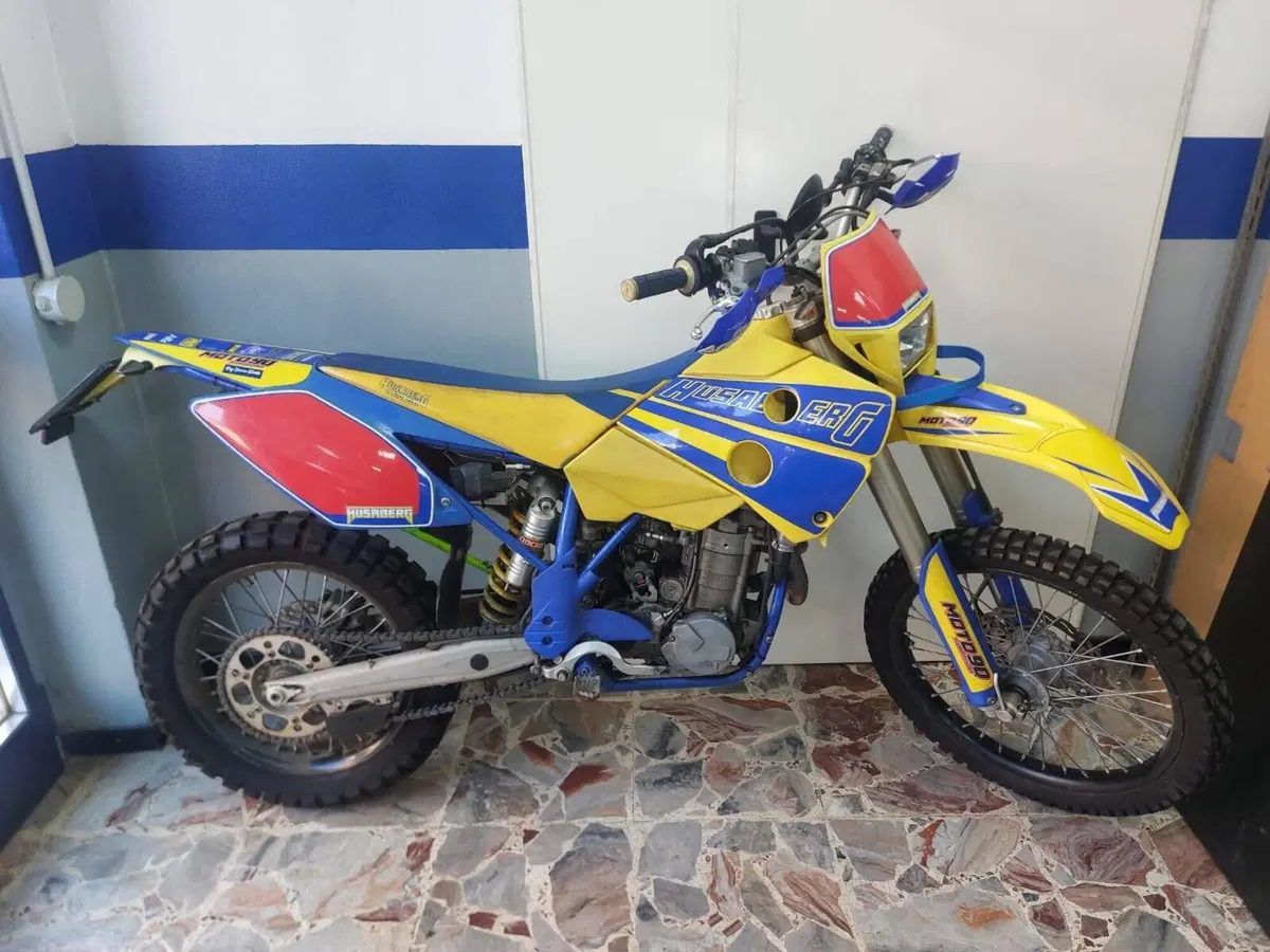 Husaberg FE 550 E (2)
