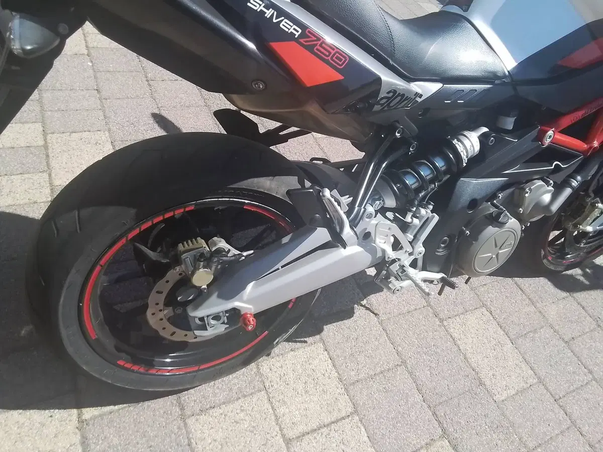 Aprilia Shiver 750 (2010 - 16) (15)