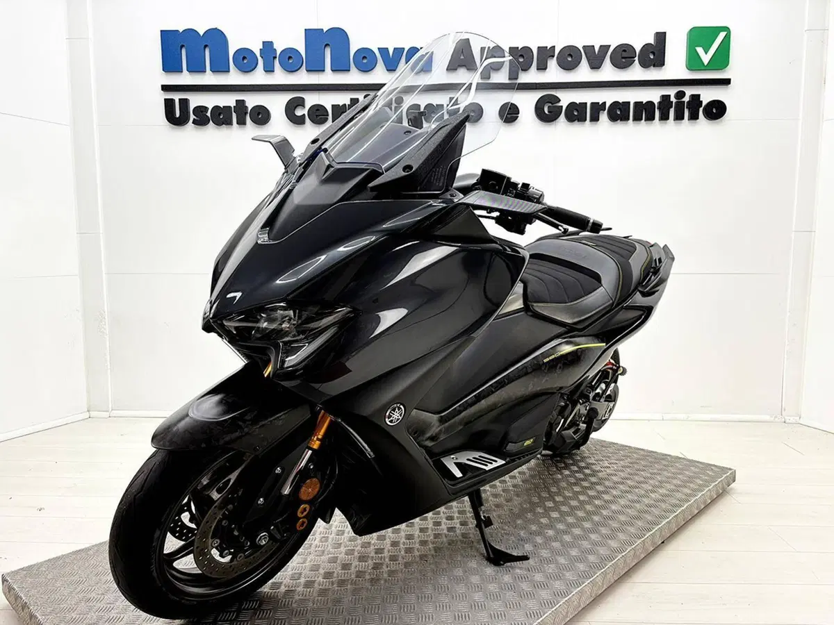 Yamaha T-Max 560 20° anniversario (2021) (3)