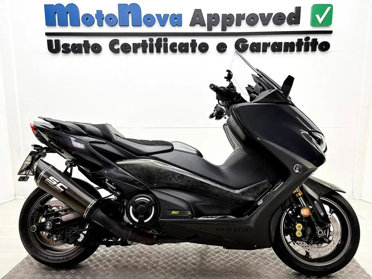 Yamaha T-Max 560 20° anniversario (2021)