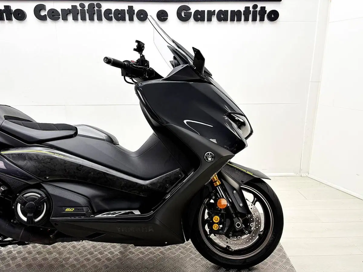 Yamaha T-Max 560 20° anniversario (2021) (6)
