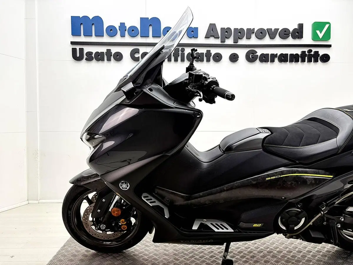 Yamaha T-Max 560 20° anniversario (2021) (15)