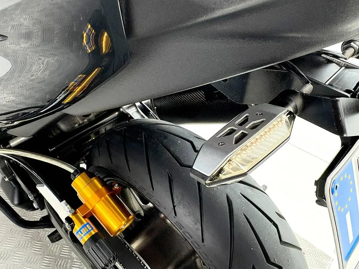 Yamaha T-Max 560 20° anniversario (2021) (19)