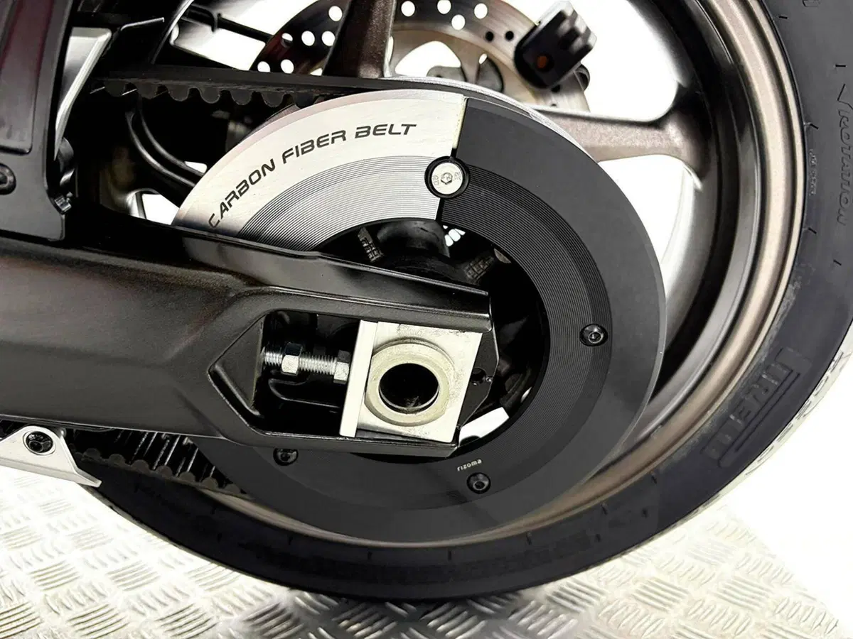 Yamaha T-Max 560 20° anniversario (2021) (17)