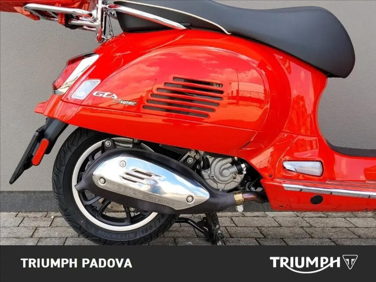 Vespa GTS 300 (2023 - 24) (2)