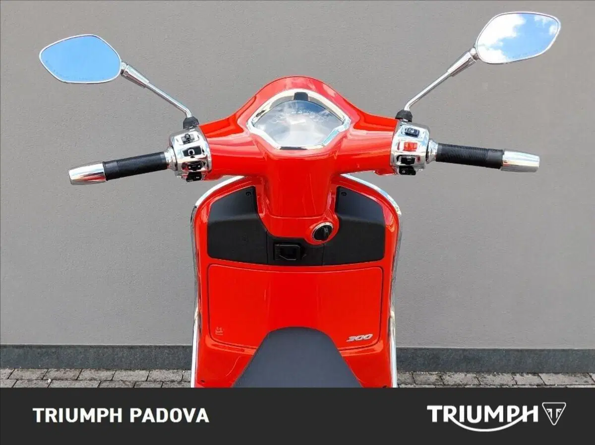 Vespa GTS 300 (2023 - 24) (11)