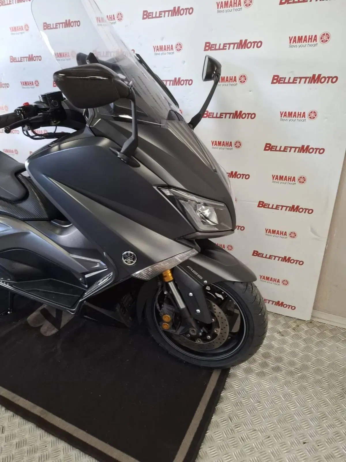 Yamaha T-Max 530 Iron Max (2014 - 17) (3)