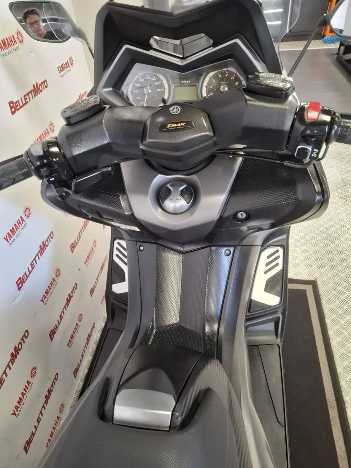 Yamaha T-Max 530 Iron Max (2014 - 17) (5)