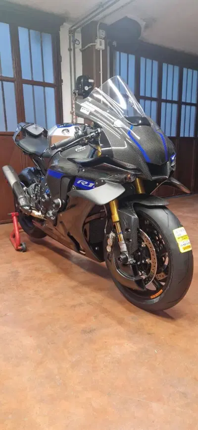 Yamaha YZF R1M (2020 - 25) usata
