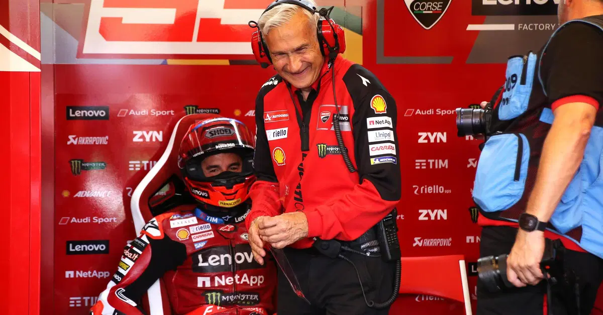 MotoGP 2026. Davide Tardozzi, il Mugello un anno dopo e zero fischi per M&aacute;rquez: "Se la gente conoscesse Marc non direbbe certe cose di lui"