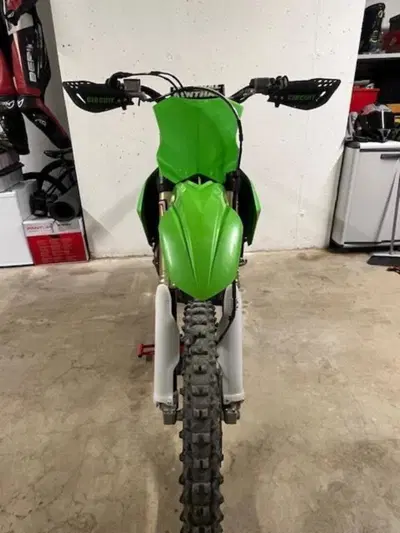 Kawasaki KX450F (2023) usata