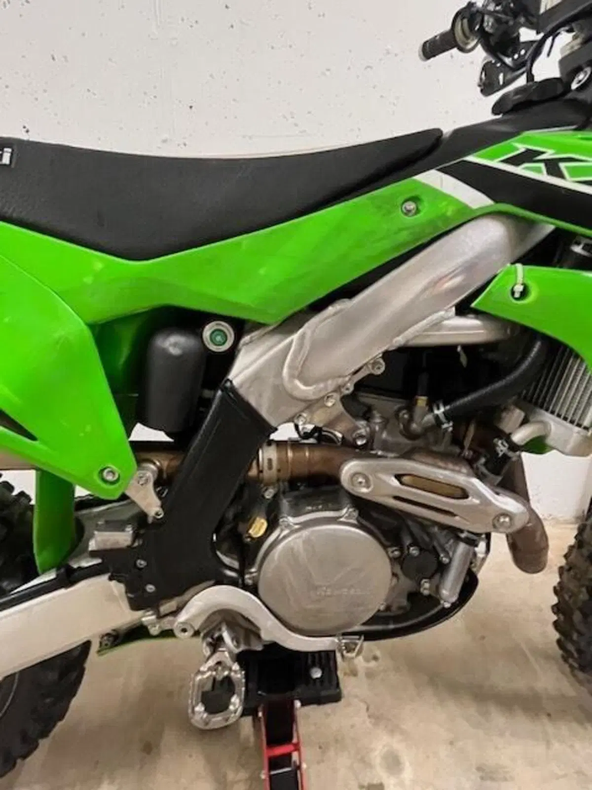 Kawasaki KX450F (2023) (5)