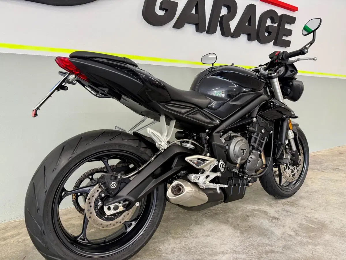 Triumph Street Triple S (2017 - 19) (6)