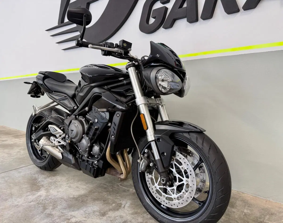 Triumph Street Triple S (2017 - 19) (4)