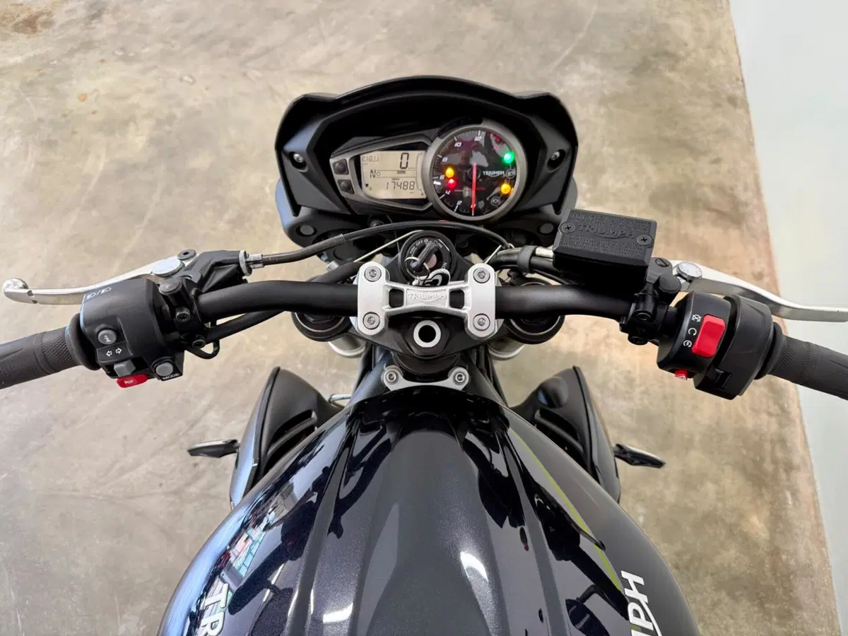 Triumph Street Triple S (2017 - 19) (13)