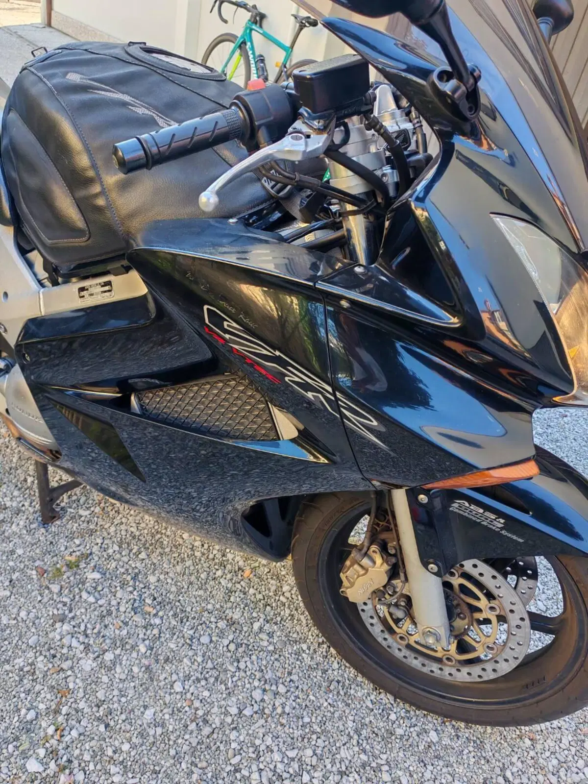Honda VFR 800 (2002 - 05) (9)