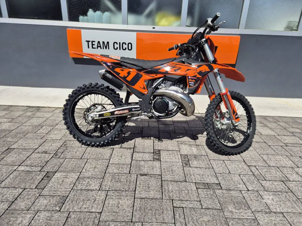 KTM 300 SX (2025) (3)