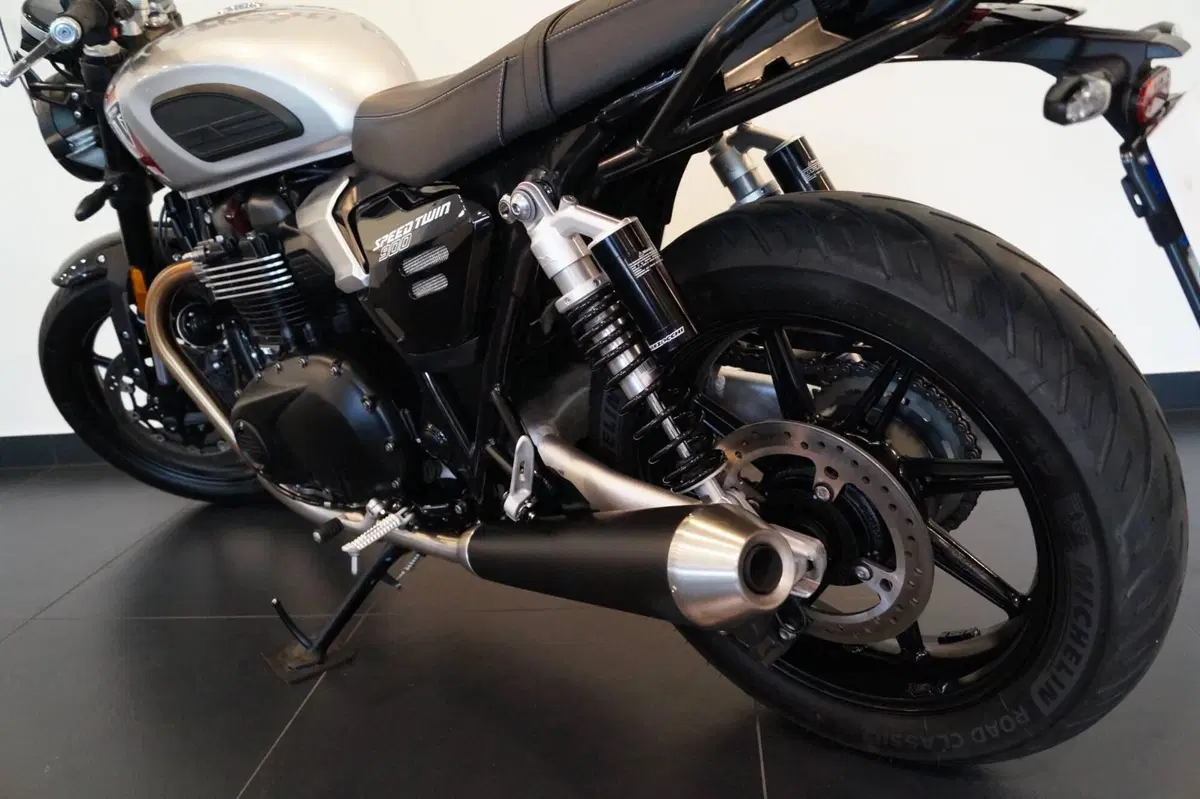 Triumph Speed Twin 900 (2025 - 26) (5)
