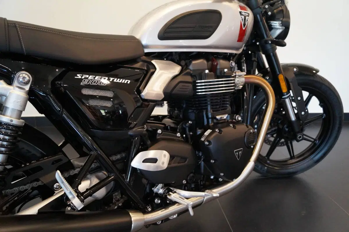 Triumph Speed Twin 900 (2025 - 26) (10)