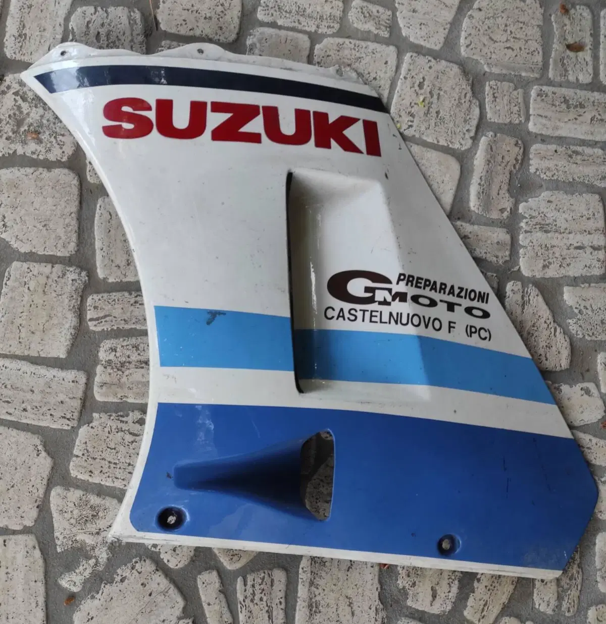 Suzuki RG500 -Carene laterali (3)