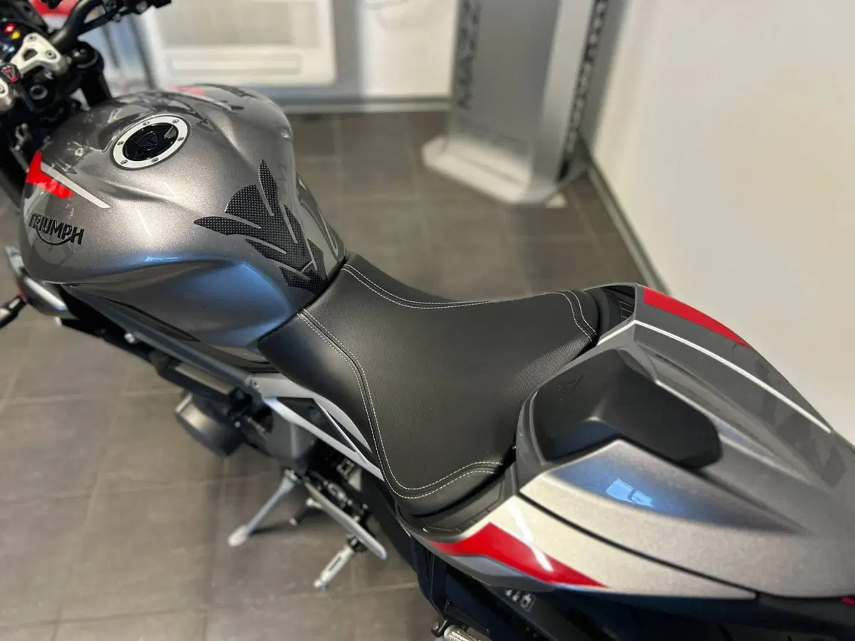 Triumph Street Triple RS (2020 - 22) (7)