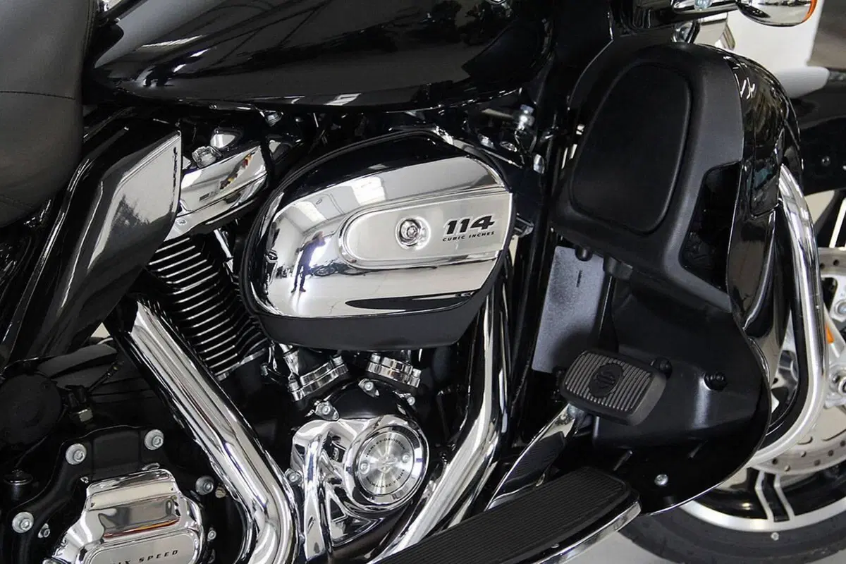 Harley-Davidson 114 Road Glide Limited (2020) - FLTRK (4)