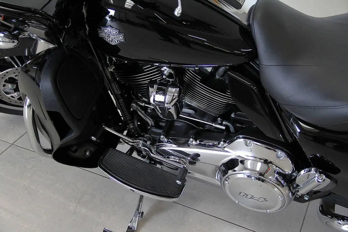 Harley-Davidson 114 Road Glide Limited (2020) - FLTRK (12)