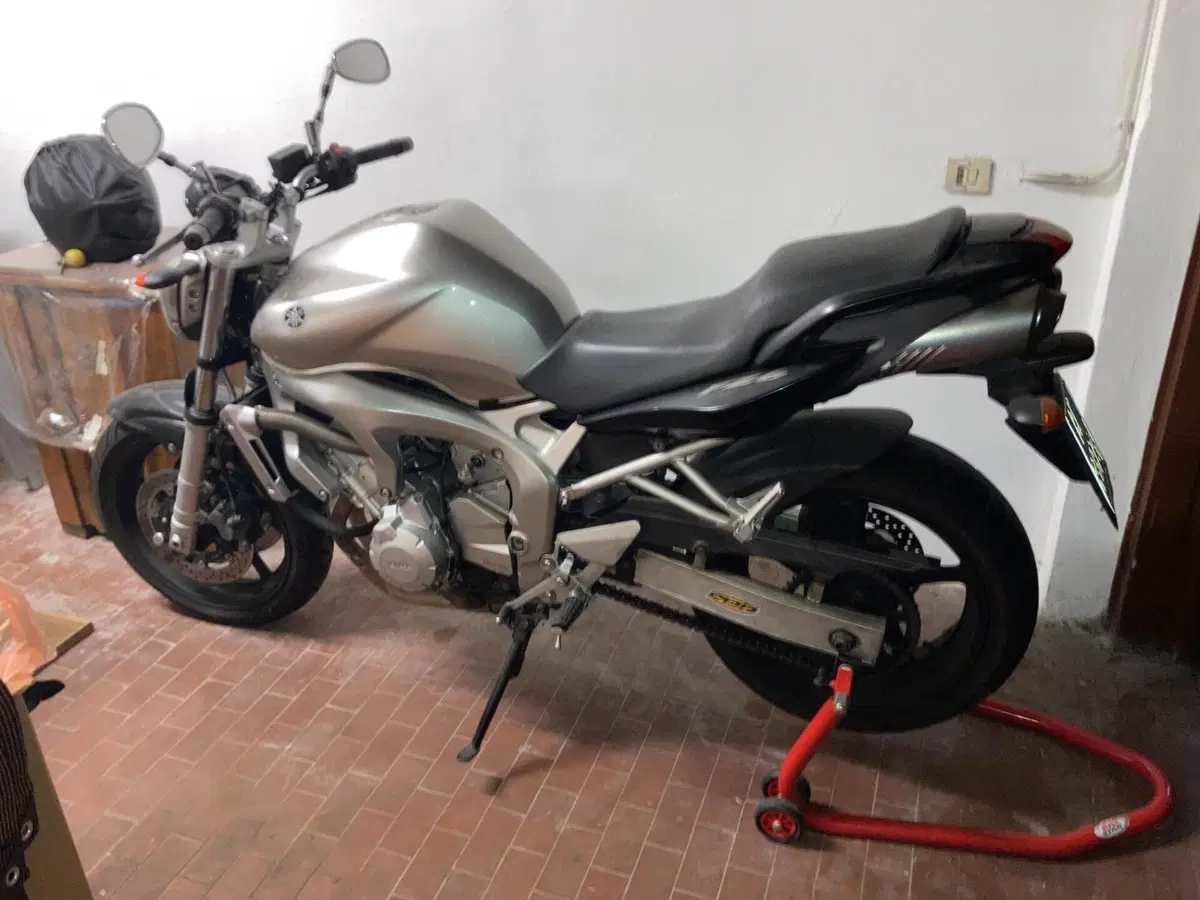 Yamaha FZ6 (2004 - 07)