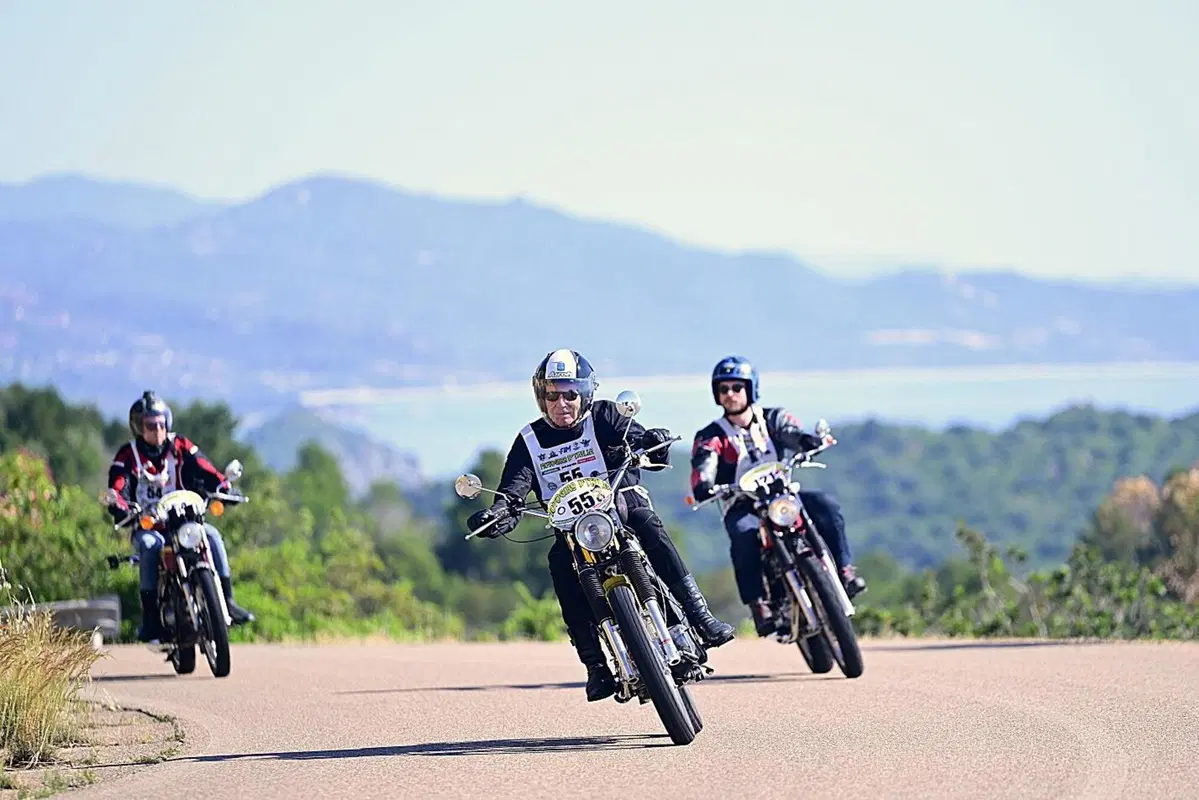 MotoGiro d&rsquo;Italia 2026 Sardegna. Il Fascino dell&rsquo;Isola nella Rievocazione Storica
