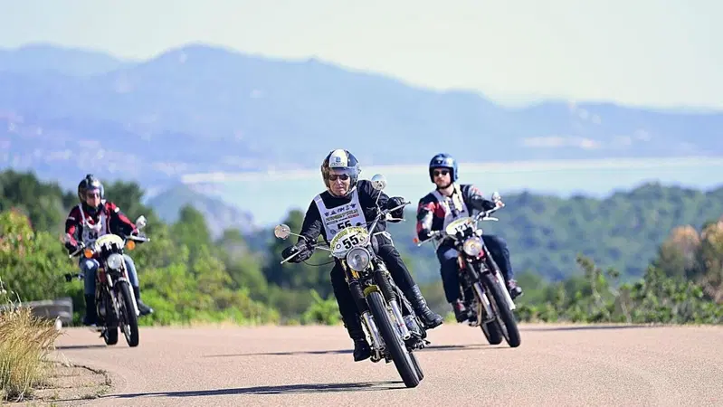 MotoGiro d&rsquo;Italia 2026 Sardegna. Il Fascino dell&rsquo;Isola nella Rievocazione Storica