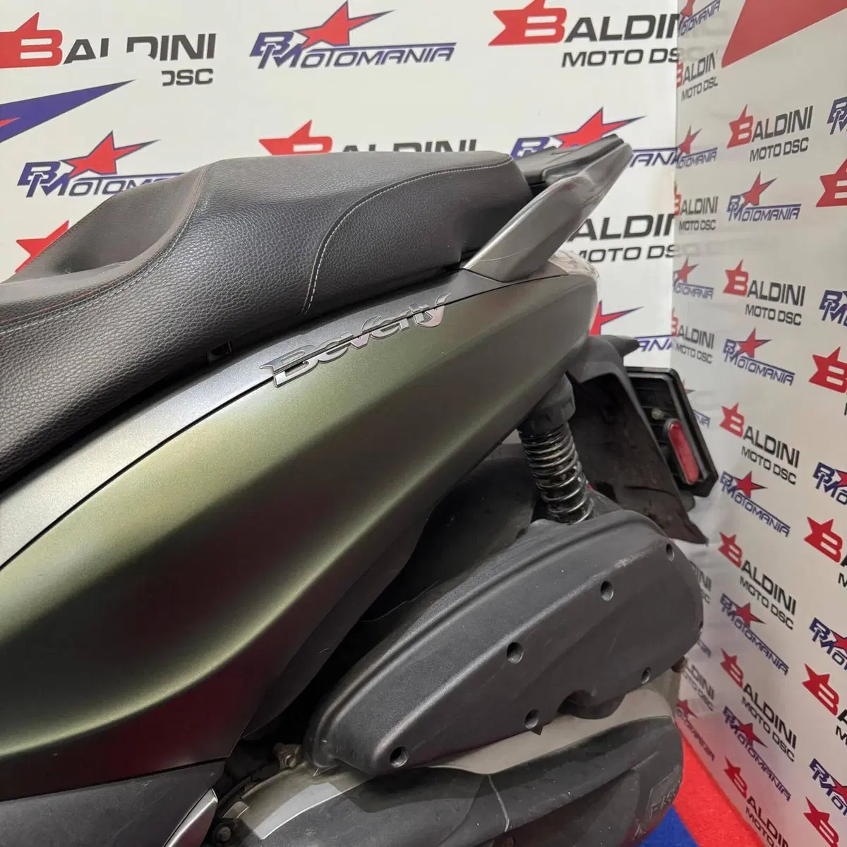 Piaggio Beverly 350 ABS (2016 - 20) (3)
