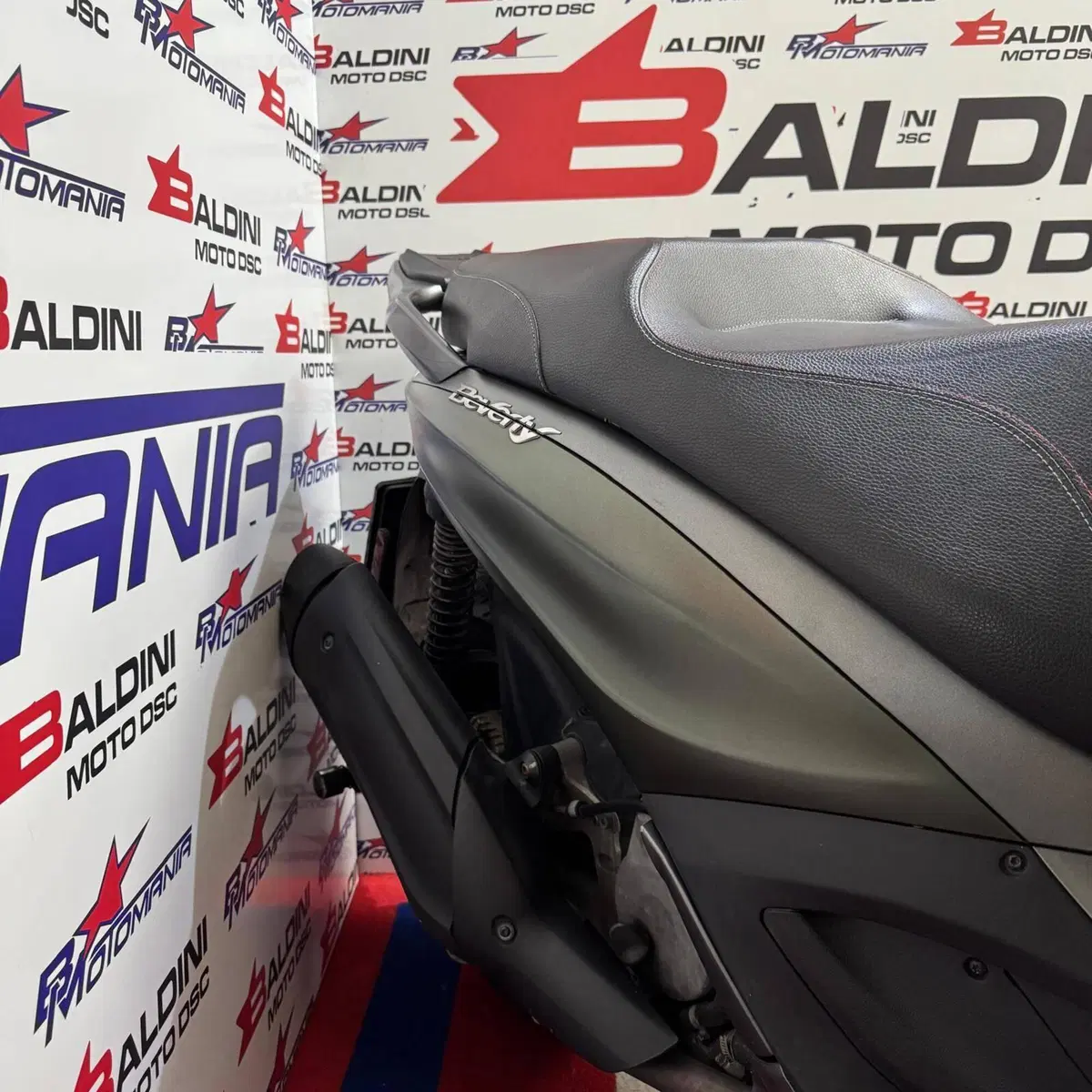 Piaggio Beverly 350 ABS (2016 - 20) (4)