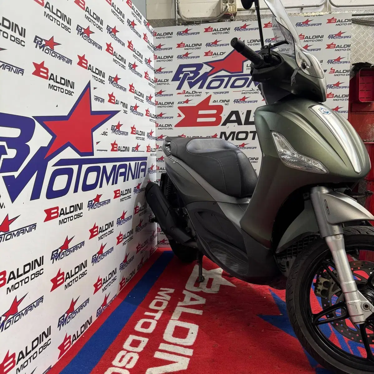 Piaggio Beverly 350 ABS (2016 - 20) (5)