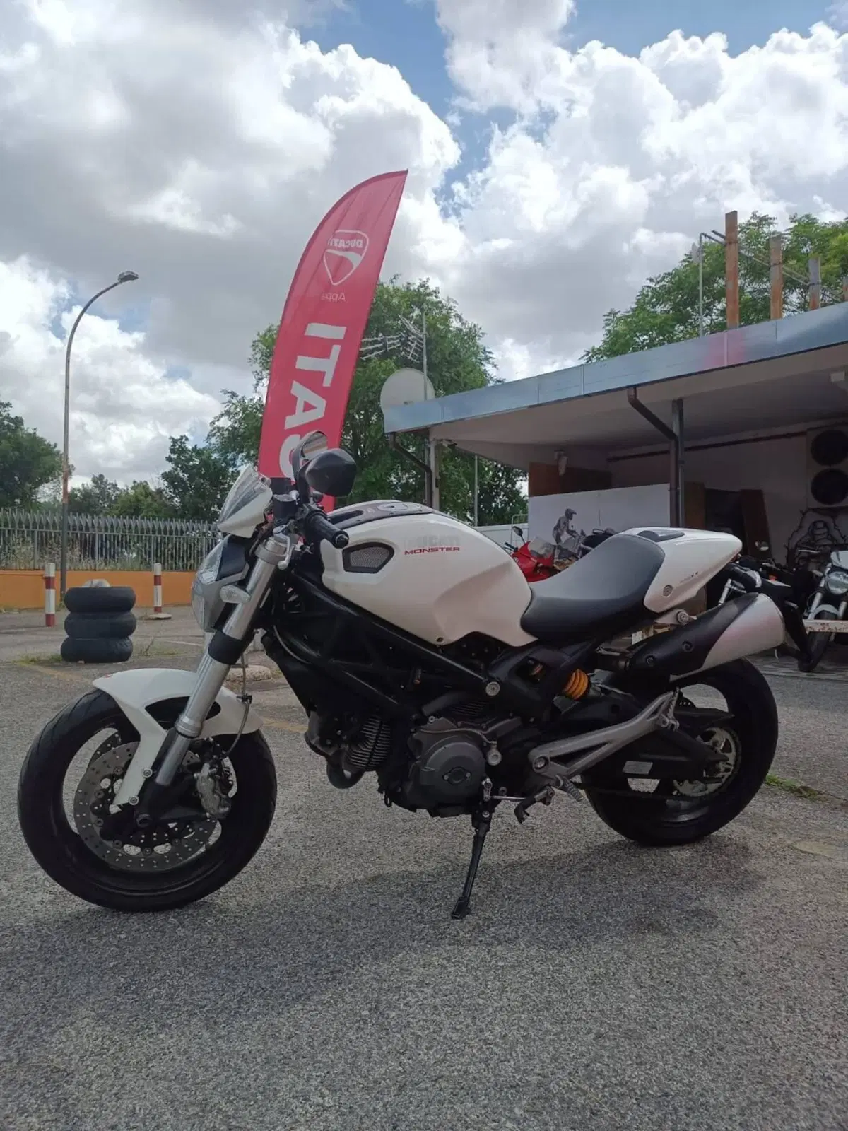 Ducati Monster 696 Plus (2007 - 14) (4)