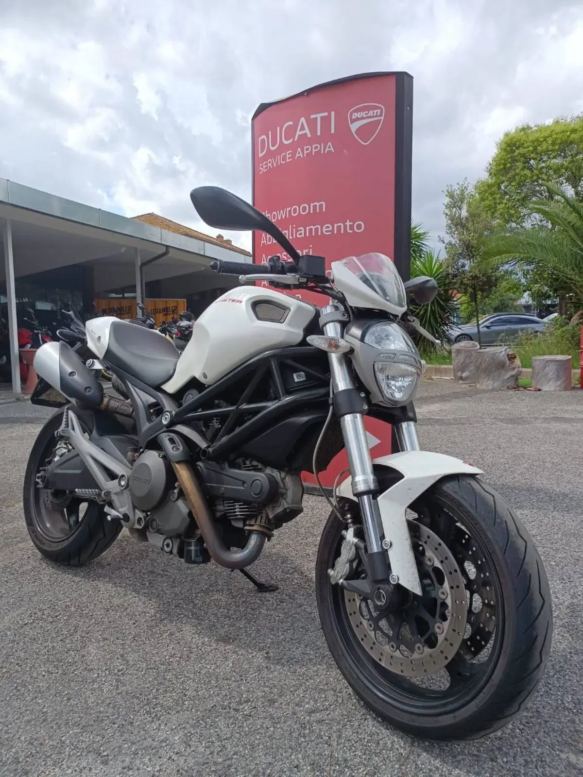 Ducati Monster 696 Plus (2007 - 14) (5)