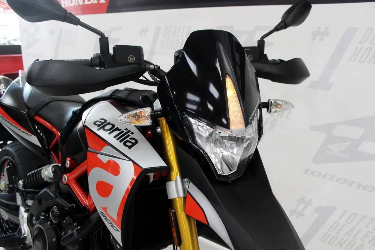 Aprilia Dorsoduro 900 (2017 - 20) (4)