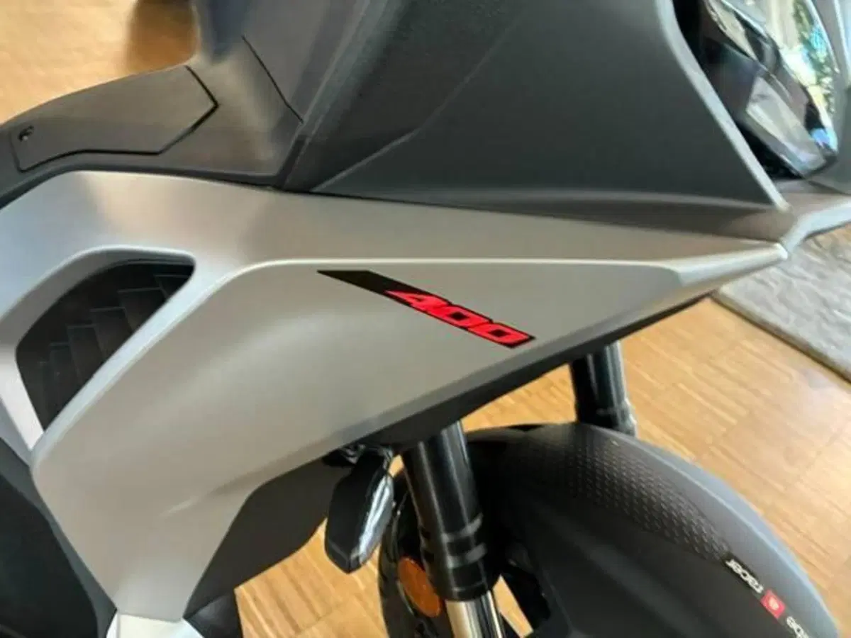Aprilia SR GT 400 (2026) (2)