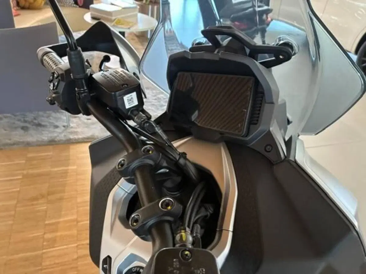 Aprilia SR GT 400 (2026) (3)