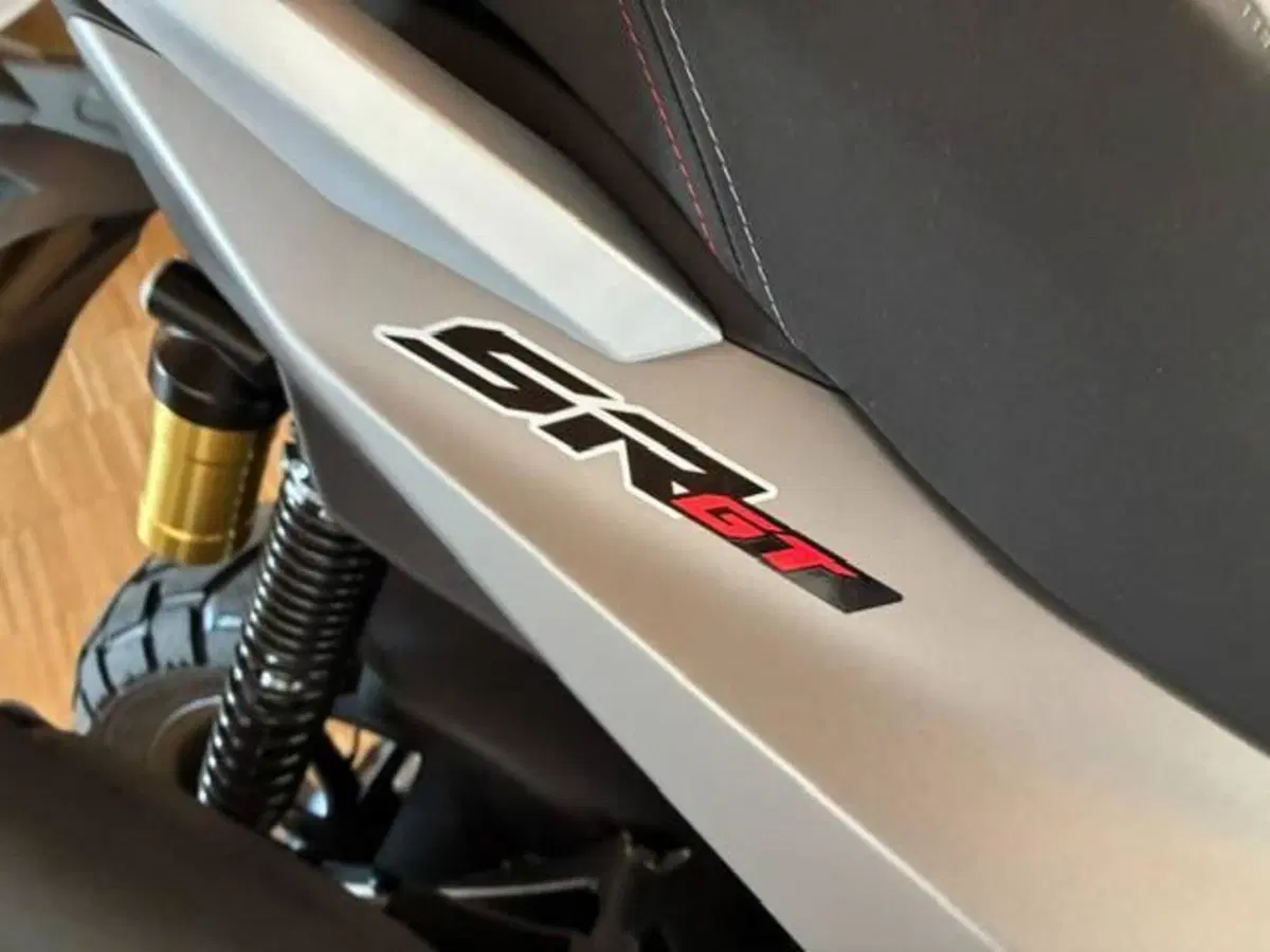 Aprilia SR GT 400 (2026) (4)