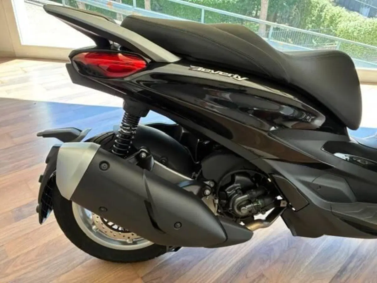 Piaggio Beverly 310 (2025 - 26) (4)