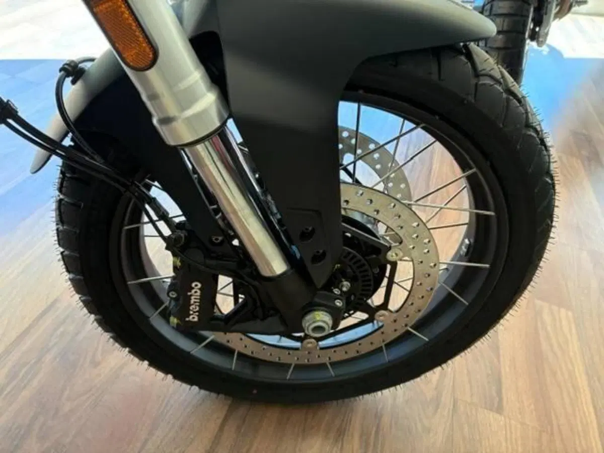 Moto Guzzi Stelvio (2024 - 26) (3)