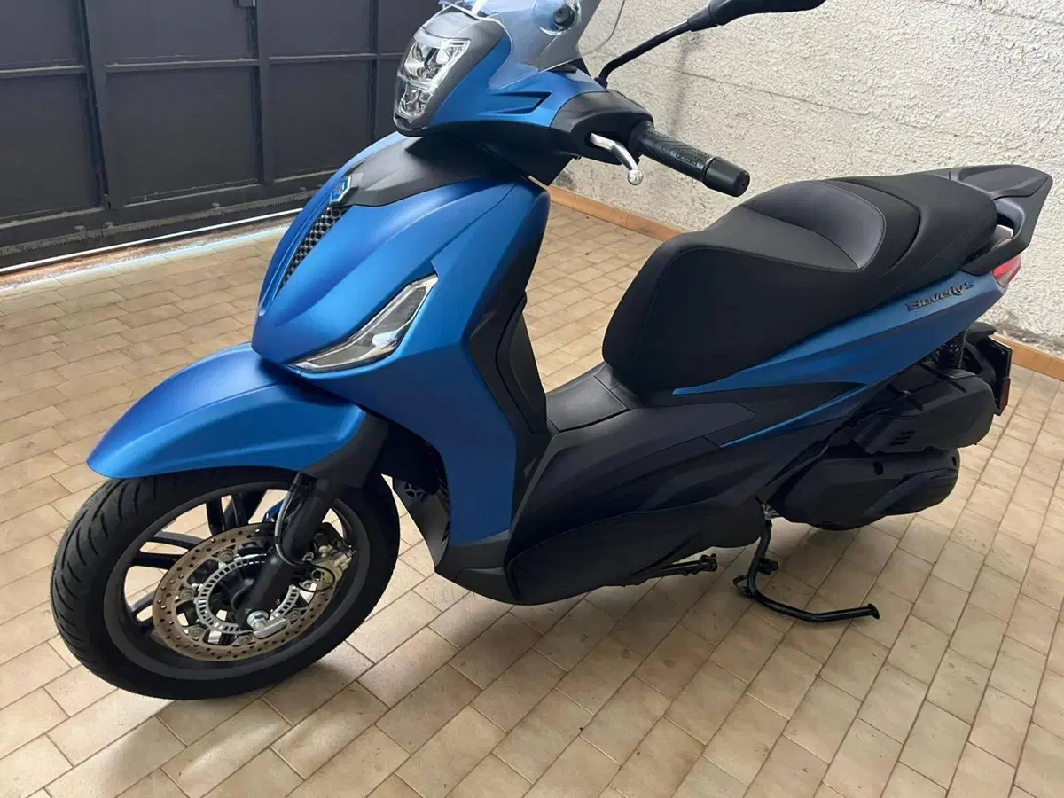 Piaggio Beverly 400 S (2025 - 26) (4)