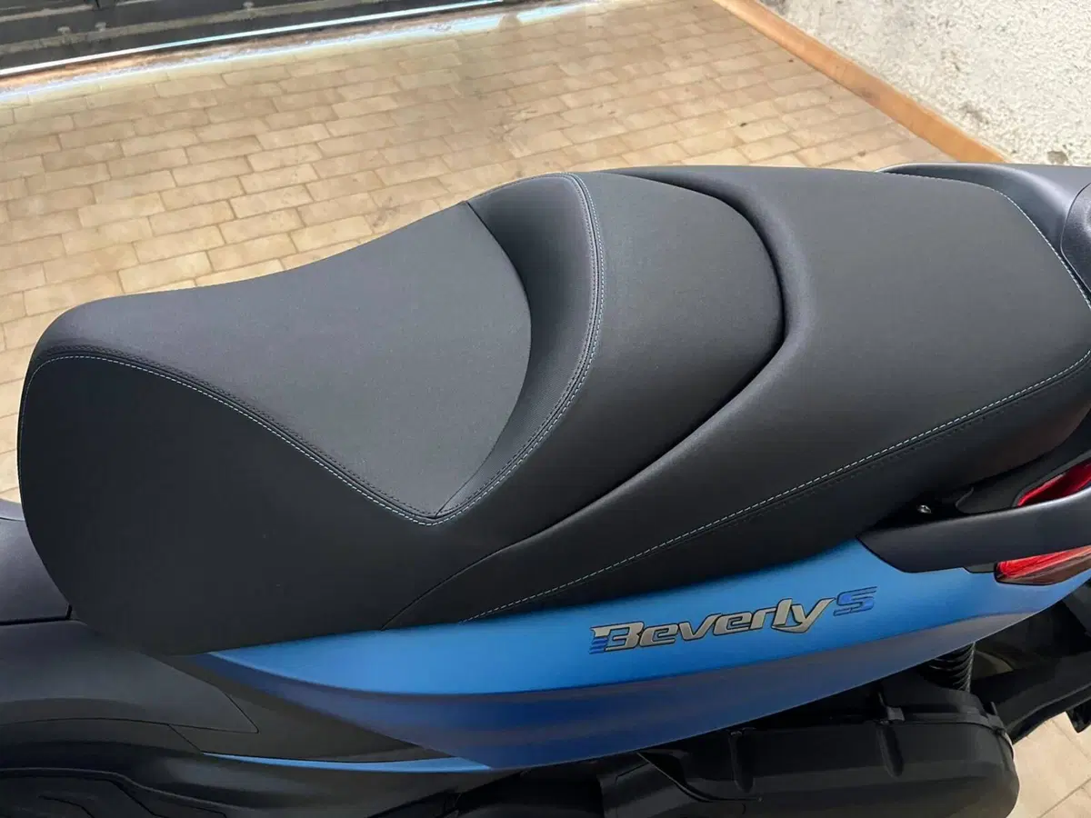 Piaggio Beverly 400 S (2025 - 26) (5)