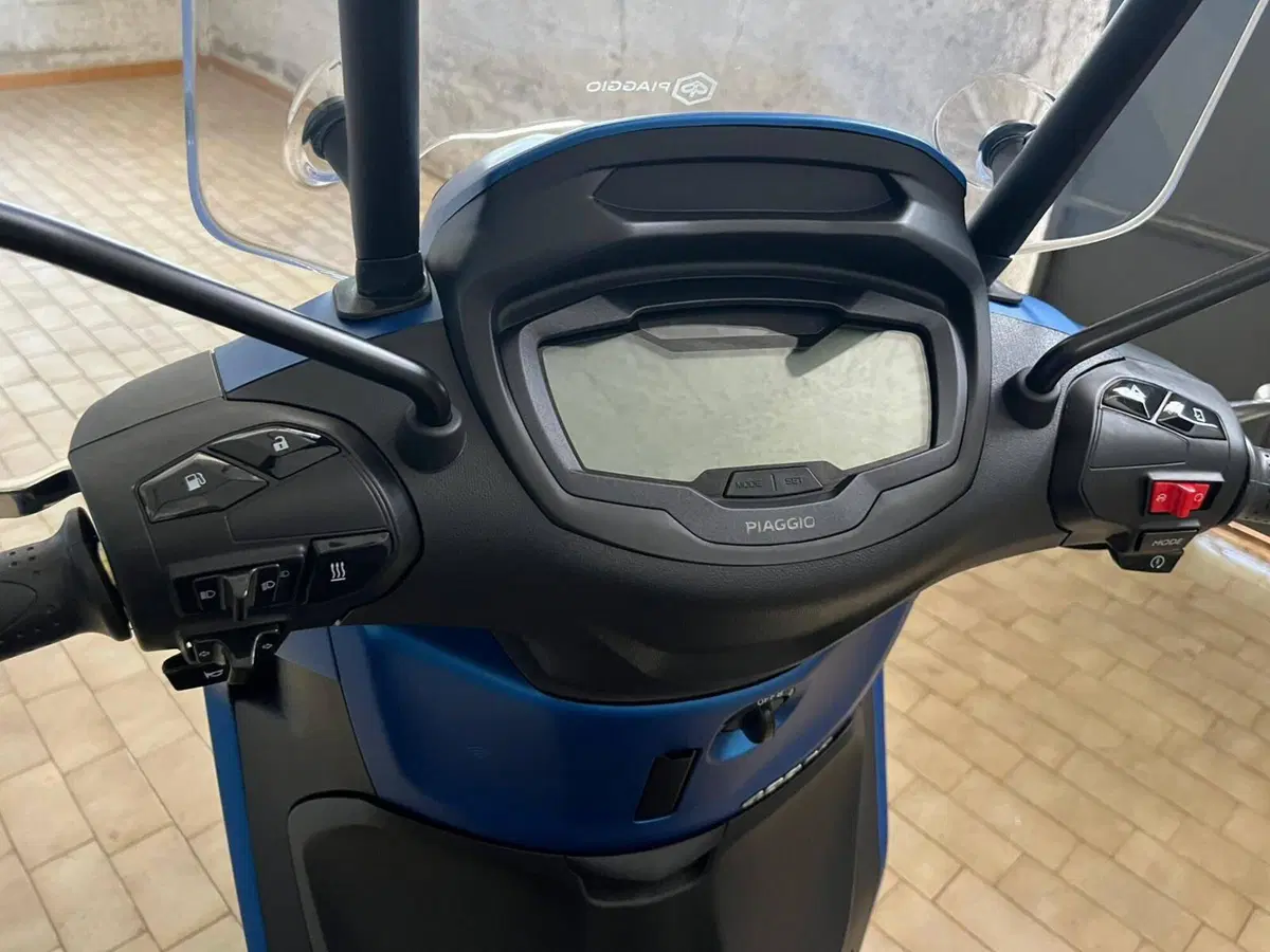 Piaggio Beverly 400 S (2025 - 26) (6)