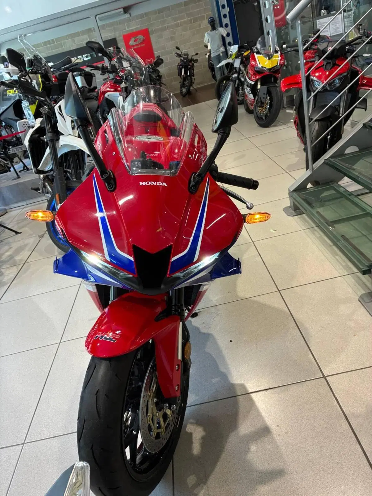 Honda CBR 600 RR (2024 - 26) (4)